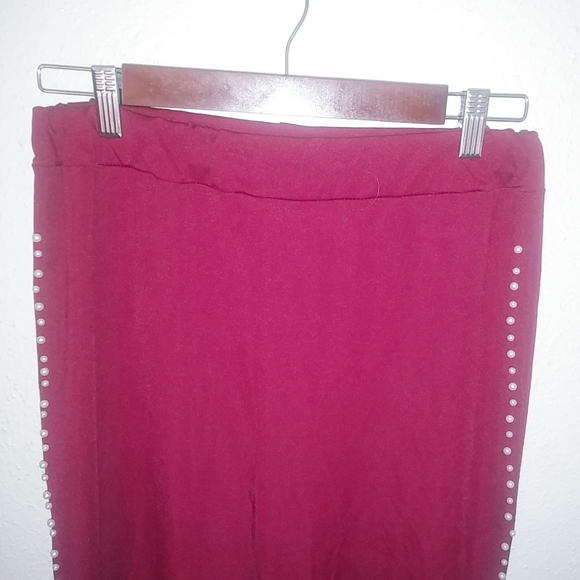 Beautiful M Queen Gold Pearls Adorned Maroon Lounge Outfit 2 Piece Set - Picture 6 of 9